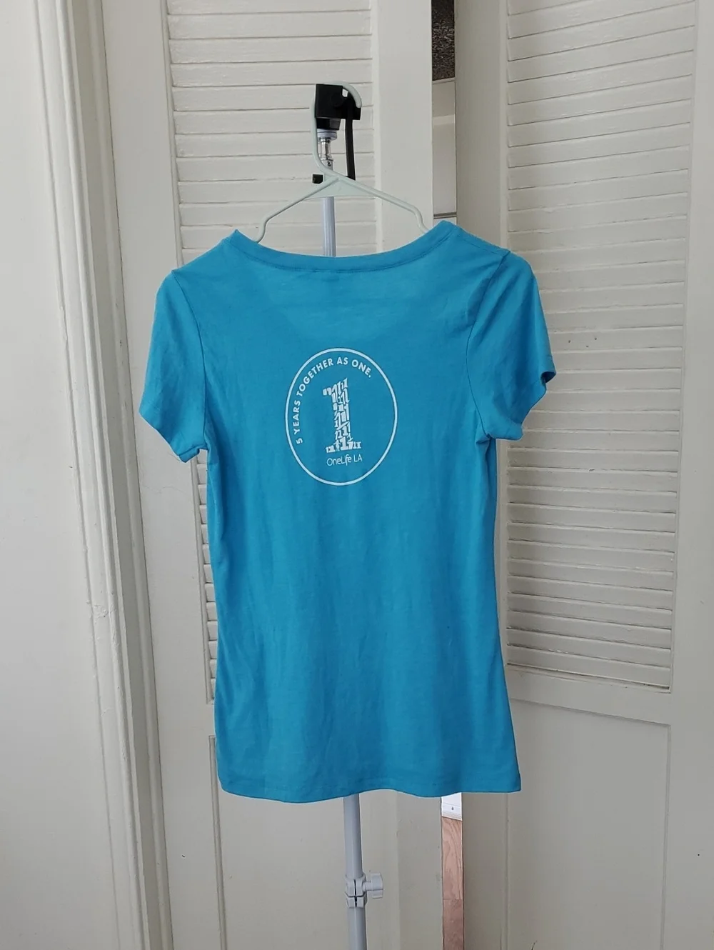 Bella Canvas Blue One Life LA 5 Years Top Size M - Picture 2 of 8